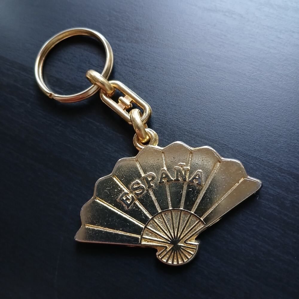 Madrid España Gold Fan Keychain - Picture 3 of 3
